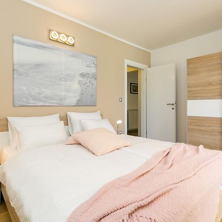 Pool Premium Apartment Vrsar Eksteriør billede