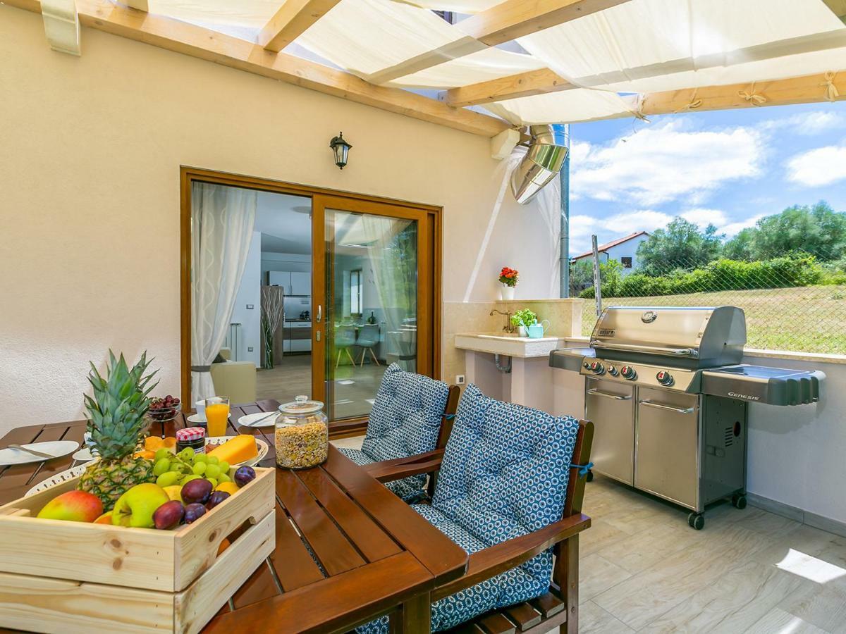 Pool Premium Apartment Vrsar Eksteriør billede