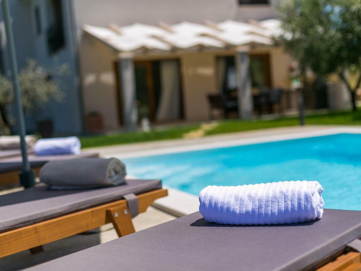 Pool Premium Apartment Vrsar Eksteriør billede