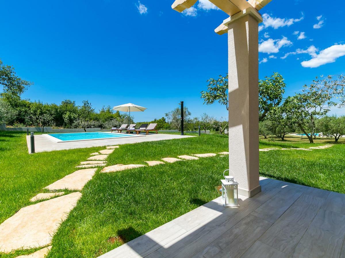 Pool Premium Apartment Vrsar Eksteriør billede