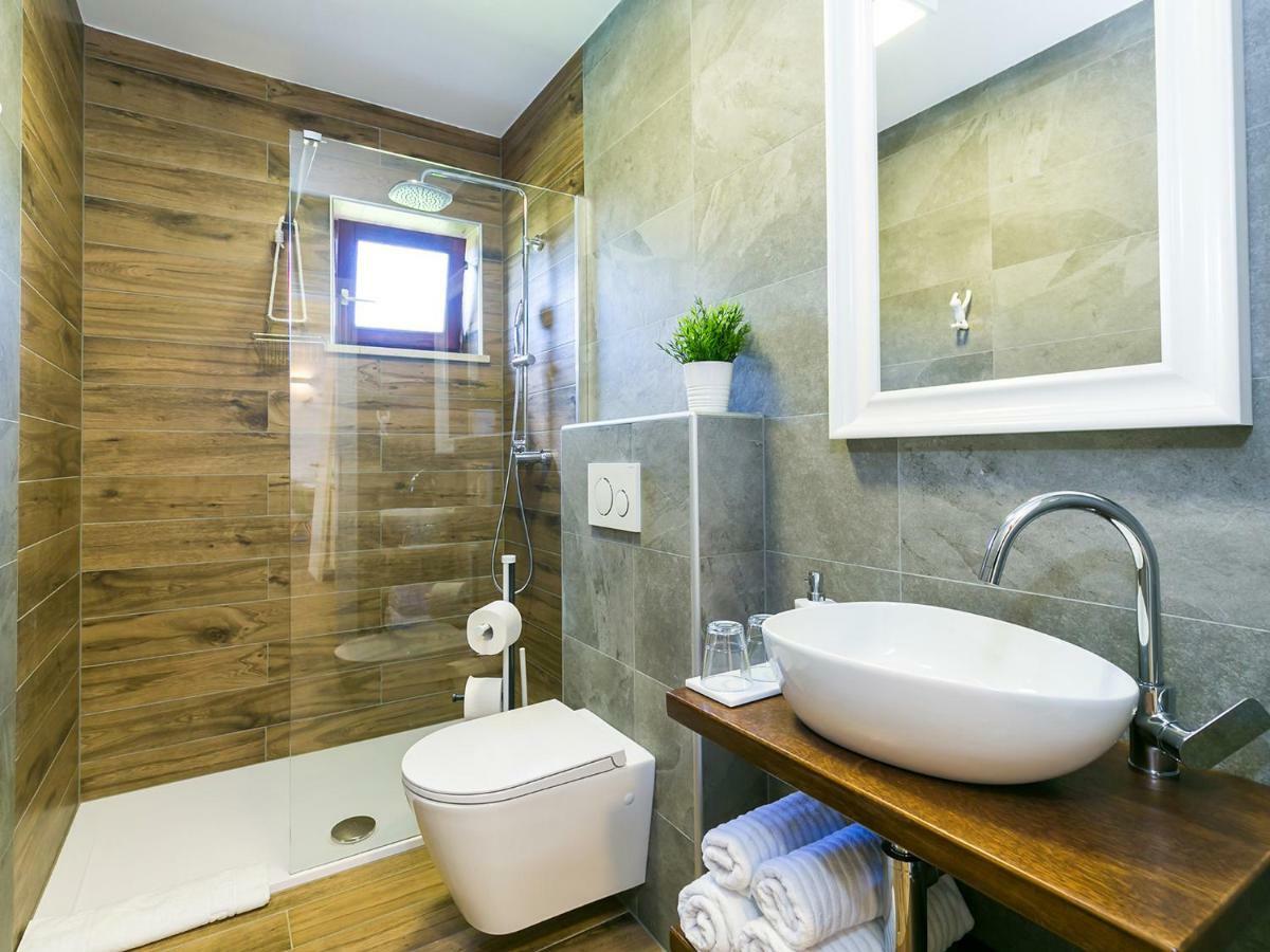 Pool Premium Apartment Vrsar Eksteriør billede