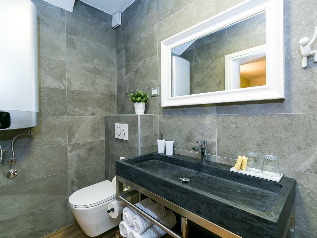 Pool Premium Apartment Vrsar Eksteriør billede