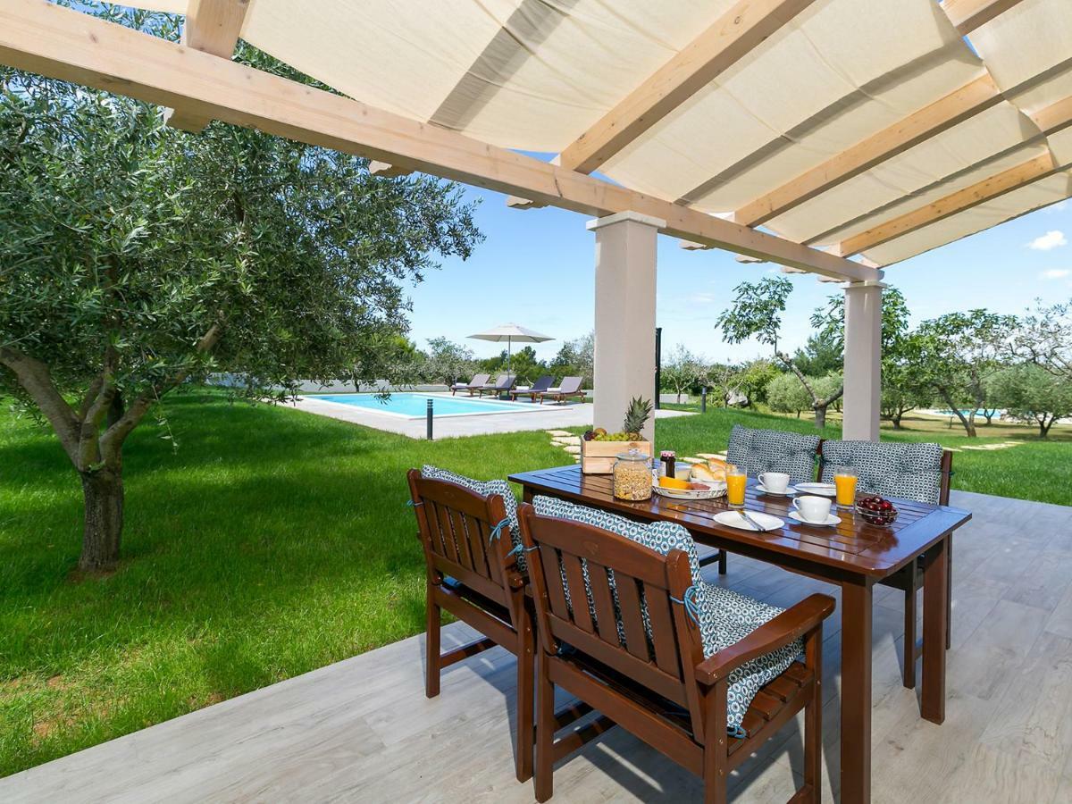 Pool Premium Apartment Vrsar Eksteriør billede